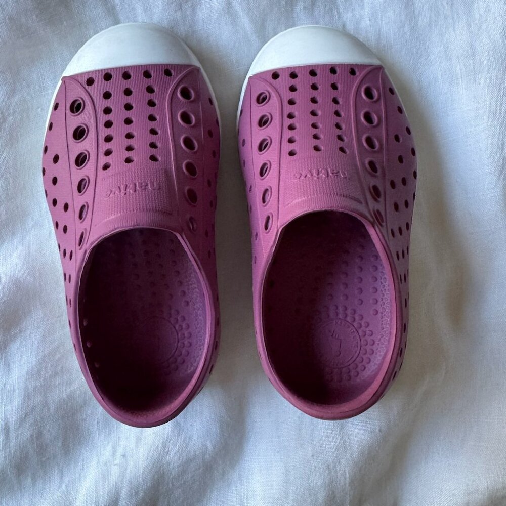 NEW  Toddler 6T shoes - magenta